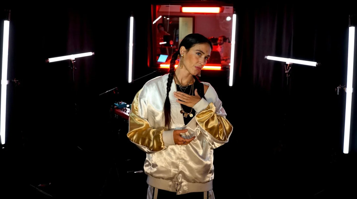 La Chica en live dans « Chambre noire »