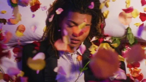 Lala &ce sort Everything Tasteful, premier album sensuel et vaporeux