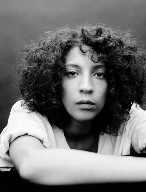 Léonie Pernet ne boit plus. Mais sa musique, elle, nourrit toujours