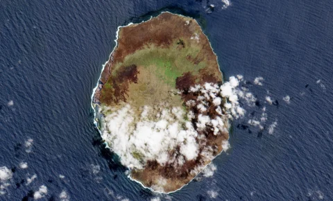 L’île d’Amsterdam brûle, et tout le monde s’en fiche