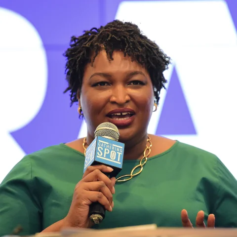 Néo Géo Nova, l’intégrale : le portrait de la démocrate Stacey Abrams et la pochette culte de Funkadelic