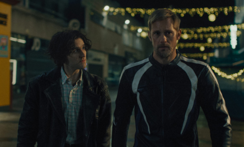 Pillion : une comédie britannique, crue et romantique.