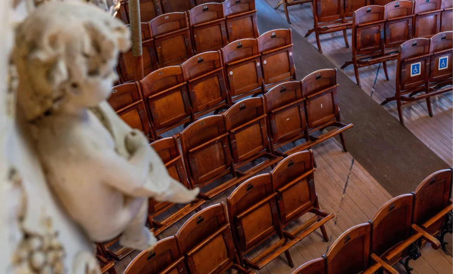 Plantée sur une frontière, la cocasse situation de la bibliothèque Haskell