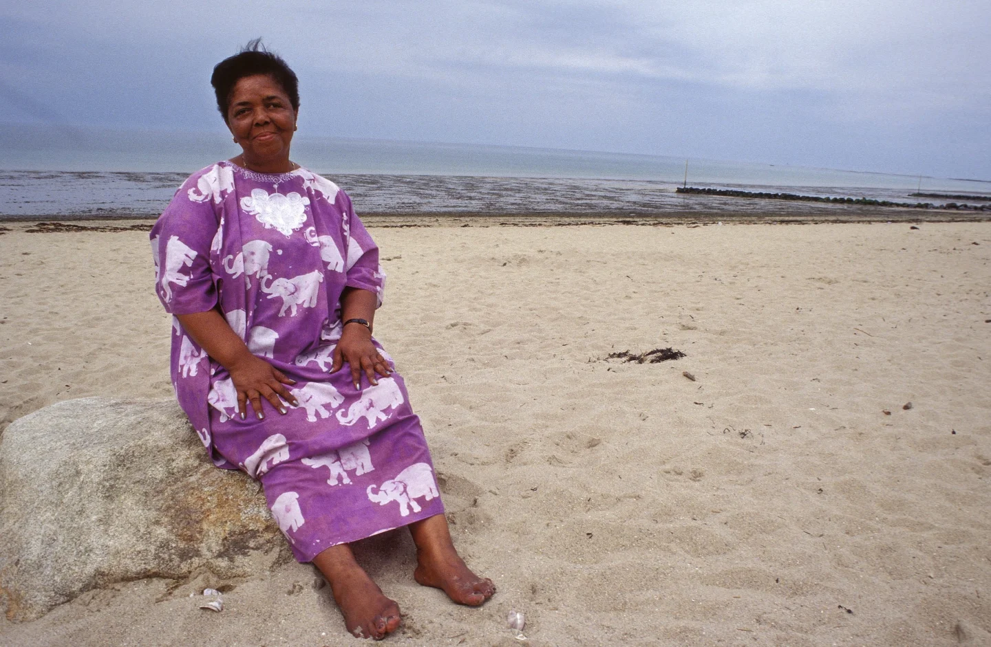 Pourquoi Cesária Évora était toujours nus pieds, alors qu’il y a un grand choix de sandales peu chères ?