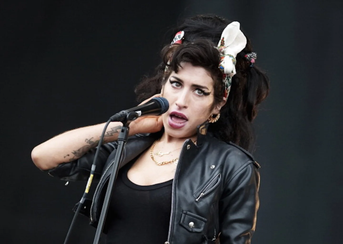 Pourquoi on a entendu Amy Winehouse au festival Rock en Seine, alors qu’elle n’y est jamais allée ?