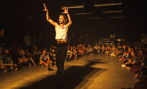 « Solus Break » : De son adolescence hip-hop aux soirées techno, Tom Grand Mourcel se raconte en dansant