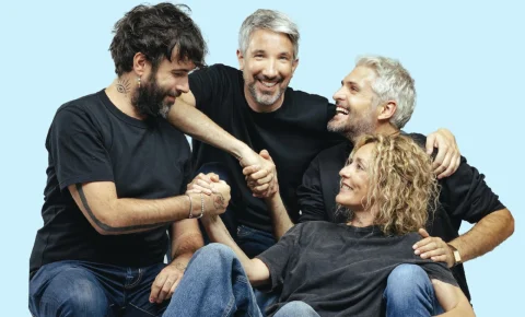 Votez ! Votez ! Votez ! sans faute, pour élire le podcast de « La dernière » aux Spotify Podcast Awards !!!!